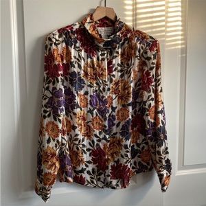 ⚡️ONE WEEK LEFT BEFORE DONATION vintage • floral blouse great condition• silky